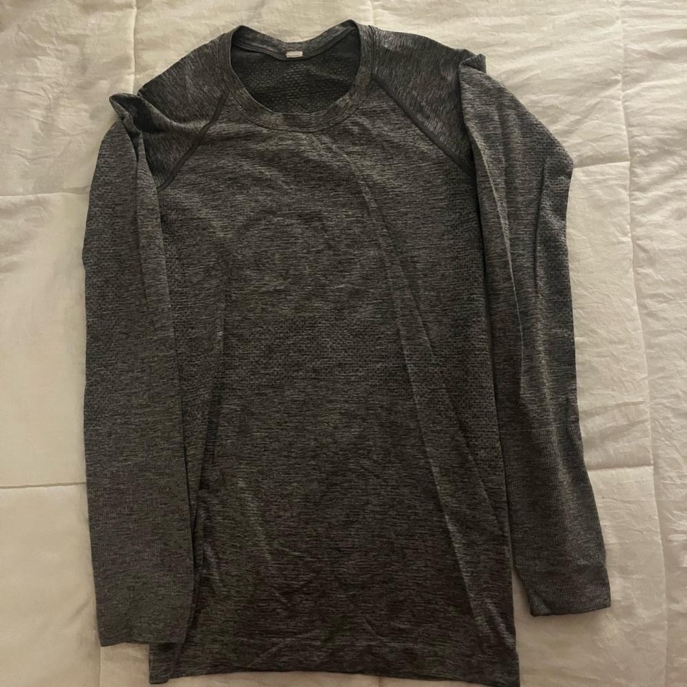 Grey long sleeve swiftly tech!